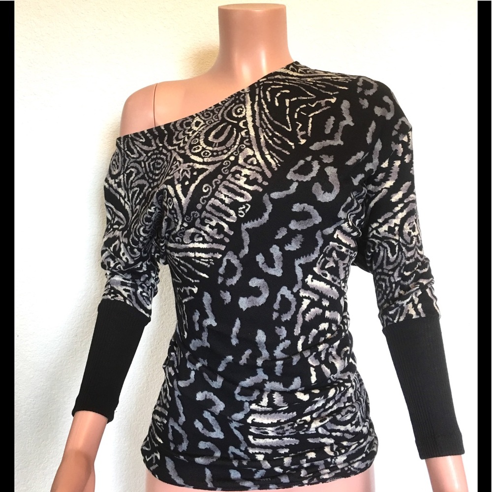 NWOT Off Shoulder Geometrical Print Knit Top, M